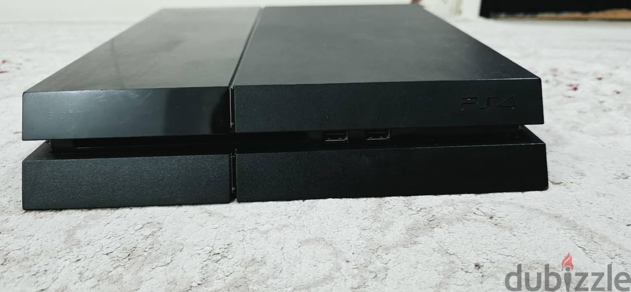 PS4 with accessories 2