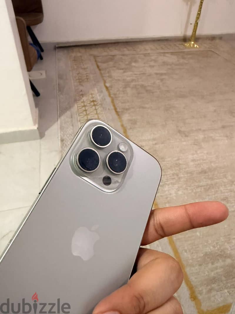 Apple - iPhone 16 Pro 3