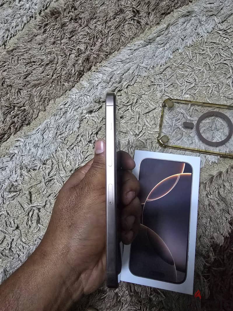 Apple - iPhone 16 Pro Max 3
