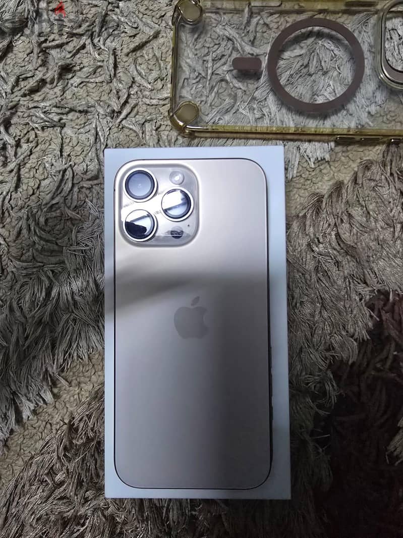 Apple - iPhone 16 Pro Max 4