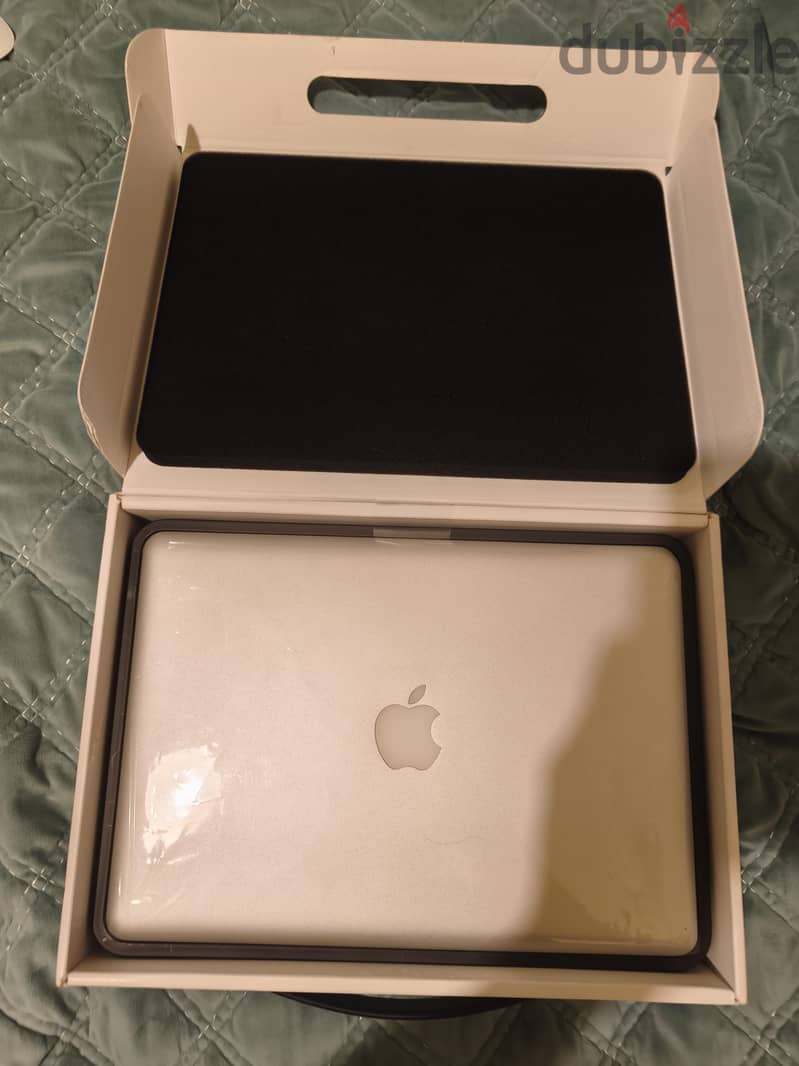 Apple MacBook Pro 13-inch (2012) + Magic Mouse 3