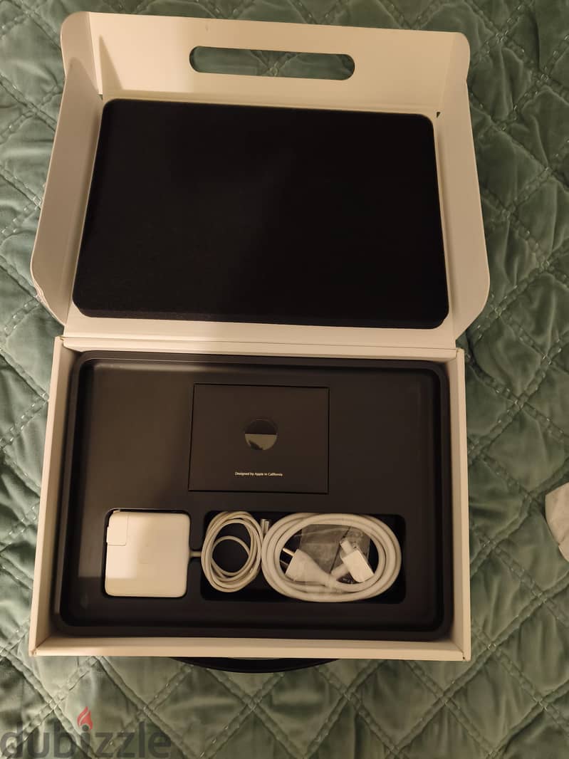 Apple MacBook Pro 13-inch (2012) + Magic Mouse 4