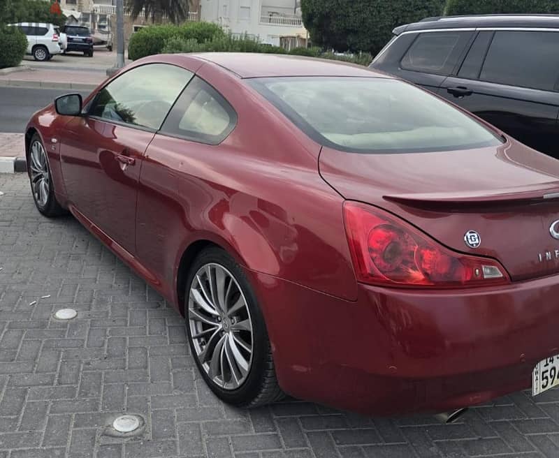 Infiniti Q60 2016 1