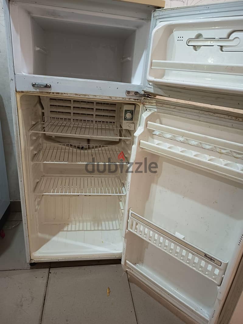 Leonard fridge in working condition 2