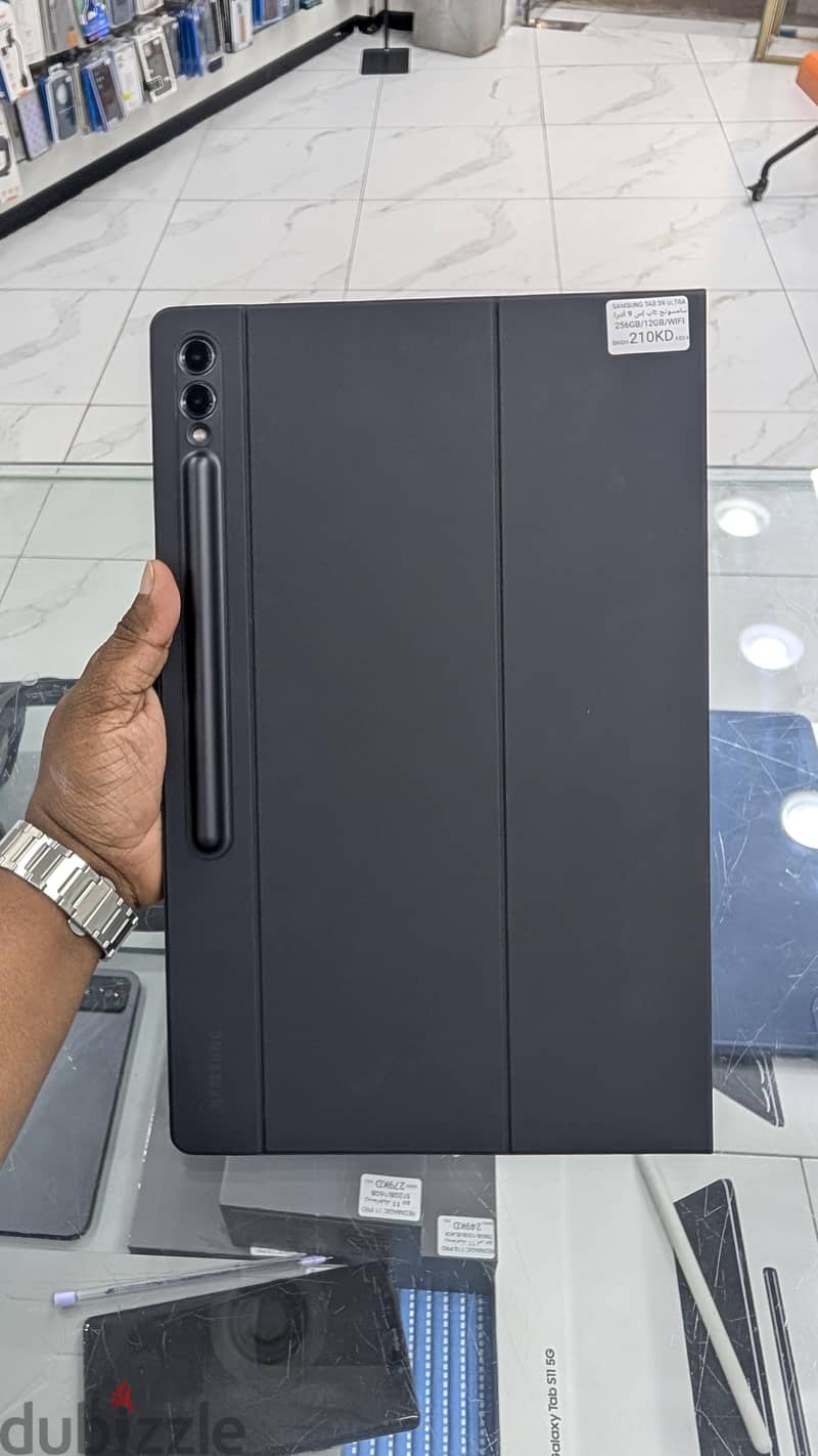 Samsung Galaxy tab s9 ultra with keyboard 5