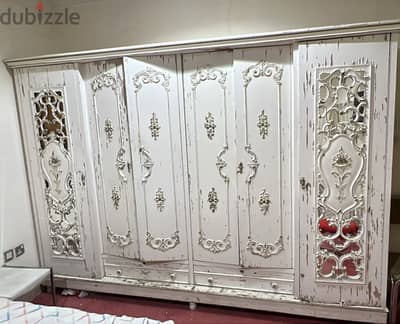 An Antique style wardrobe for sale at very low price