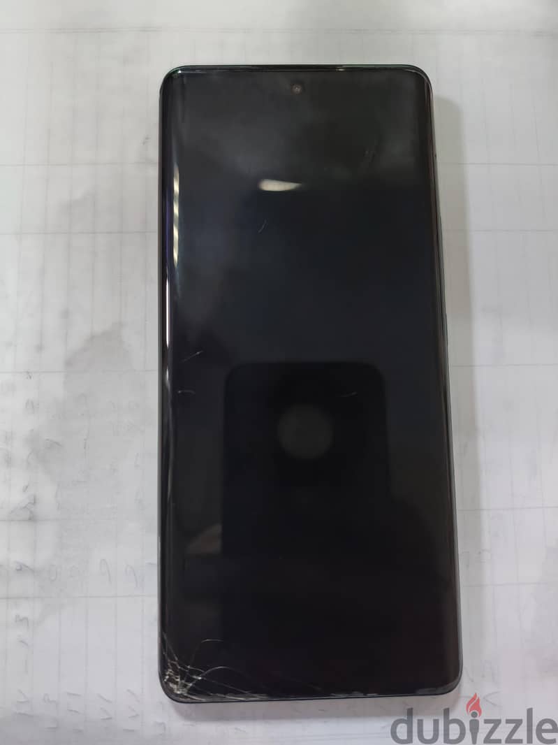 honor 50 have small scratch under the screen 4