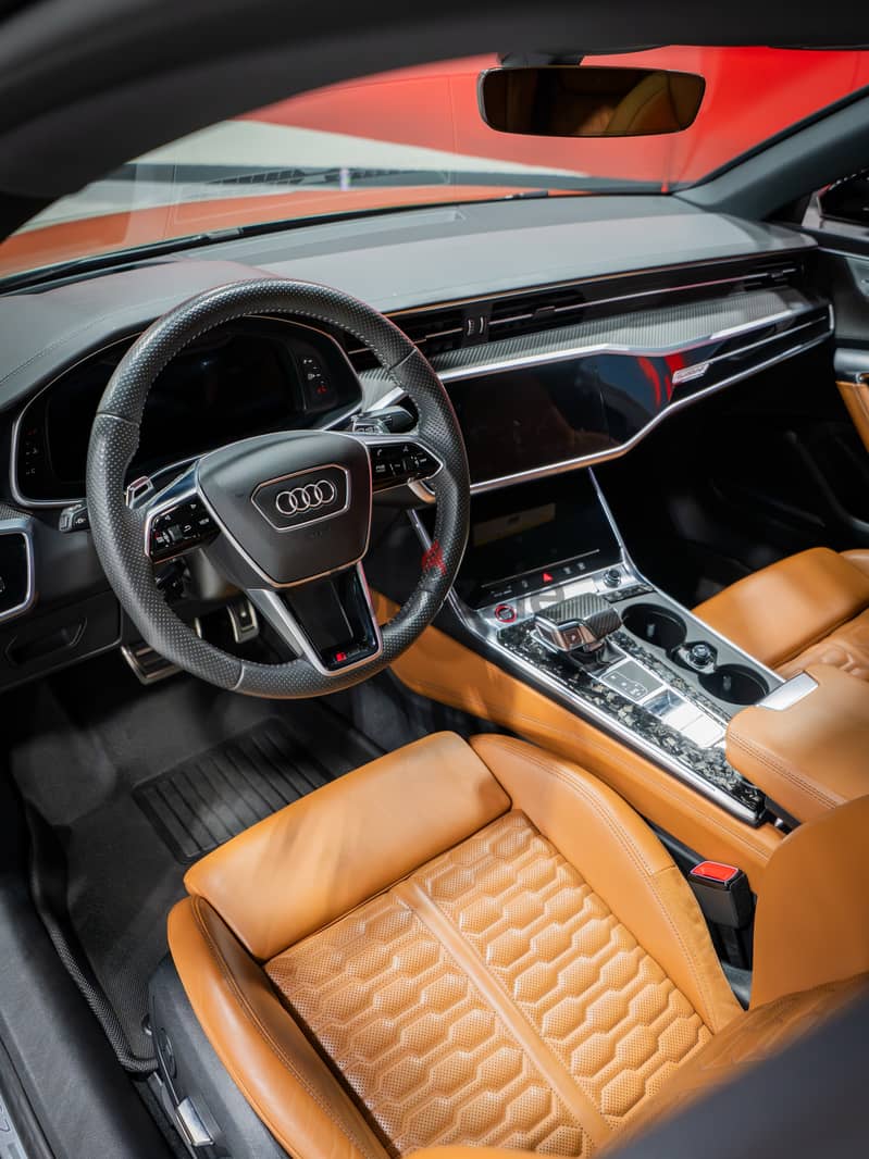 Audi R8 2023 أداء R8 V10 8