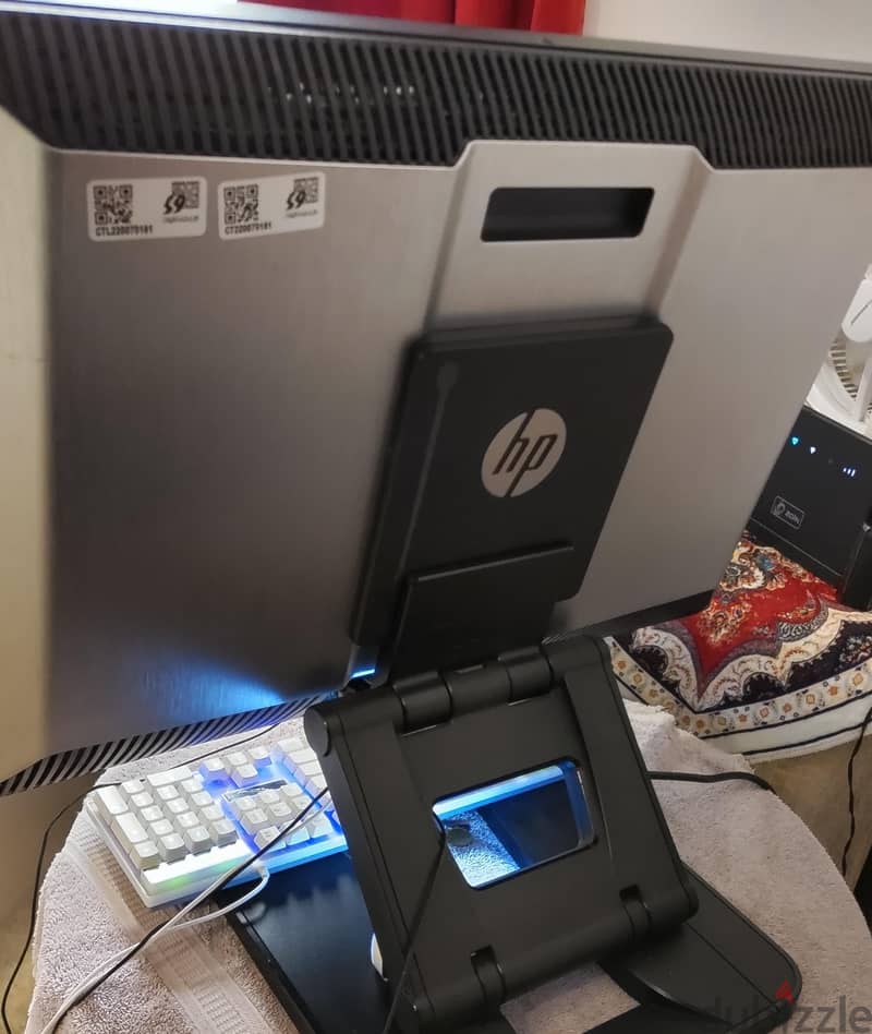 HP z1 workstation 27"  2K 10