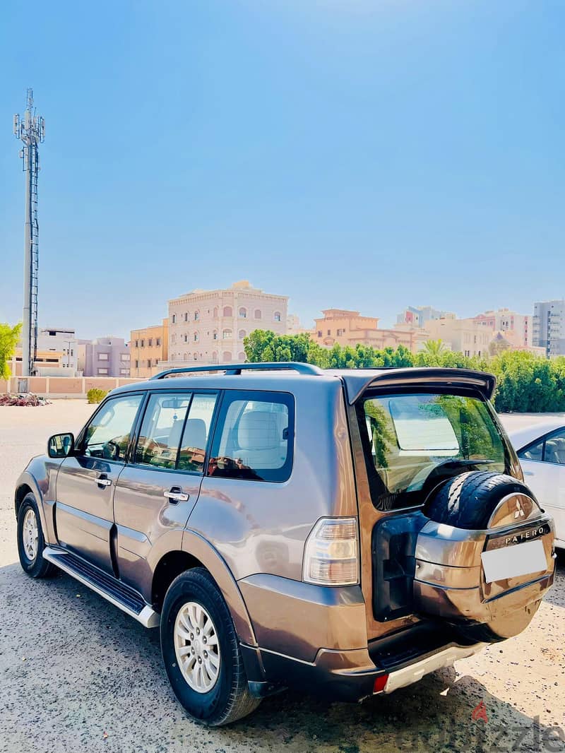 Mitsubishi Pajero 2013 8