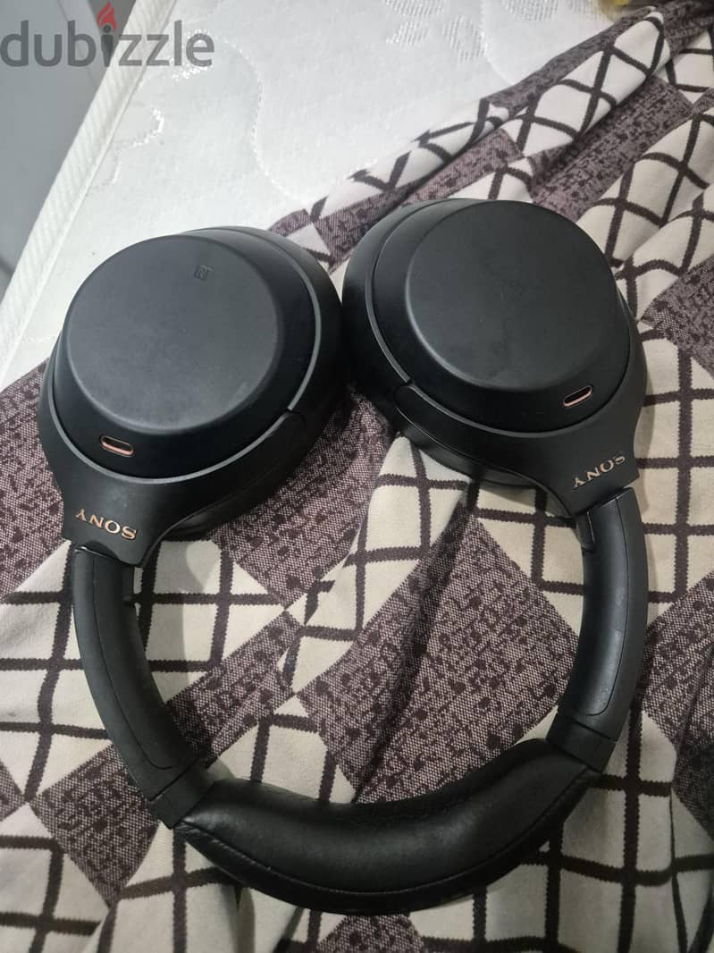sony 1000x4 overhead headphone available 2