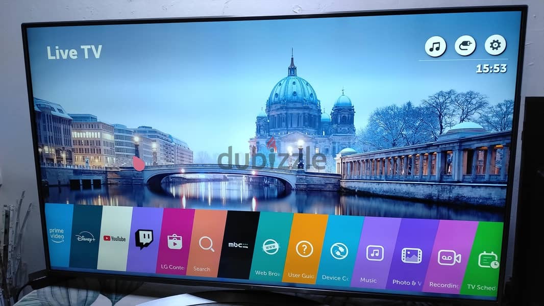70" LG ULTRA HD 4K TV 2