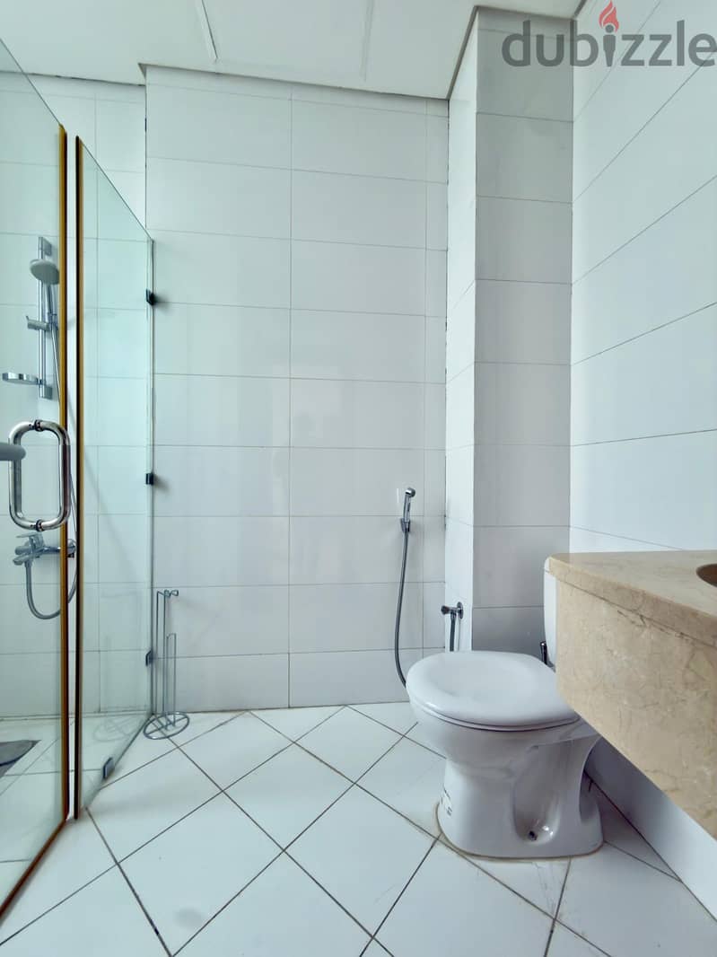 Elegant Three Bedroom Sea View Residence in Shaab 9