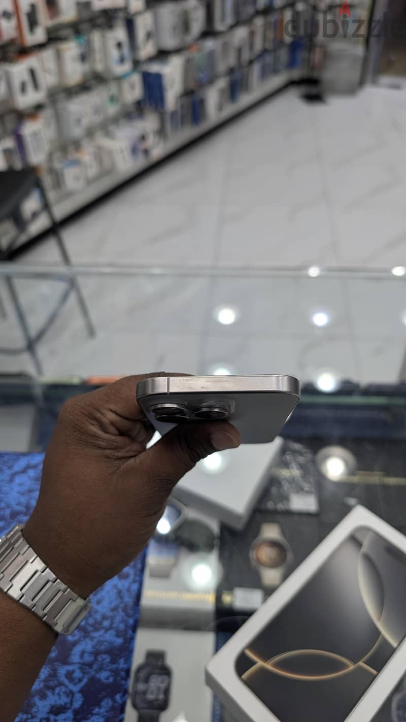 Apple - iPhone 16 Pro 9