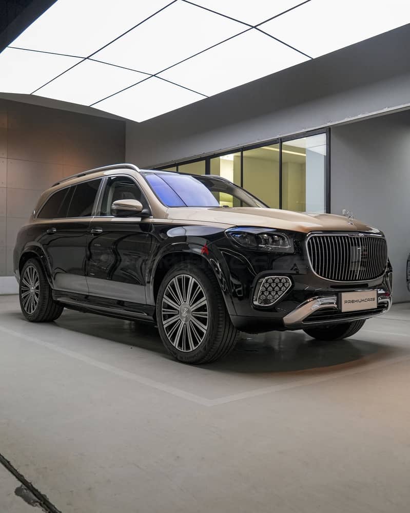 Mercedes-Benz Maybakh 2026 سيارة دفع رباعي فاخرة بنظام 4MATIC 1