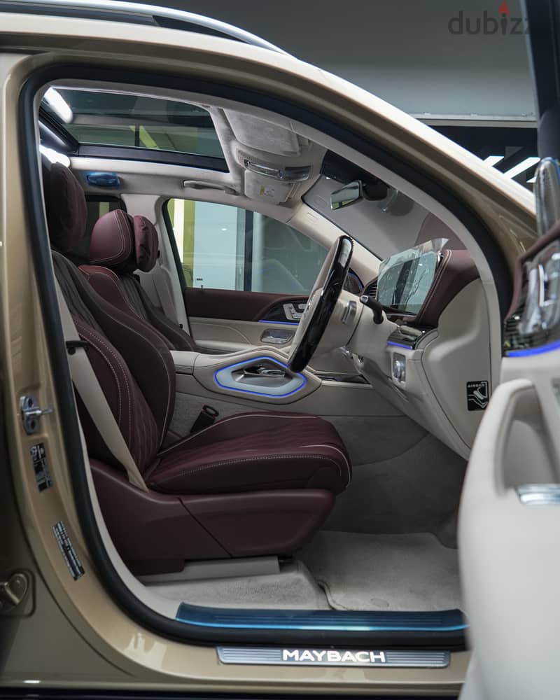Mercedes-Benz Maybakh 2026 سيارة دفع رباعي فاخرة بنظام 4MATIC 5