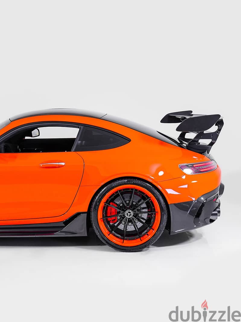 Mercedes-Benz 190 2021 سلسلة AMG GT السوداء 16