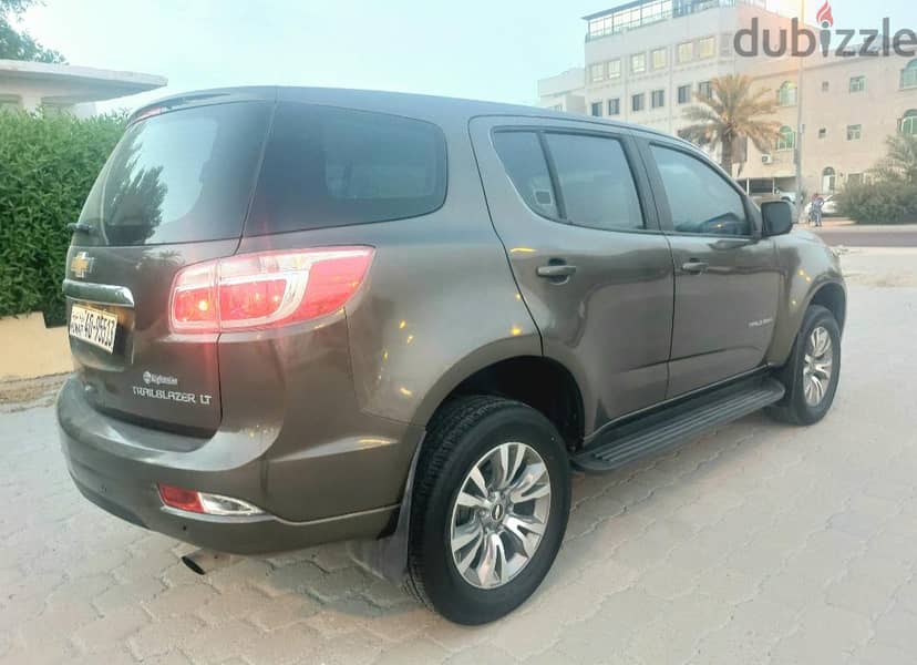Chevrolet Trailblazer 2017 excellent condition 7 seats 9