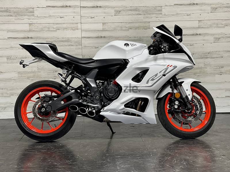 2023 Yamaha R7 available 3
