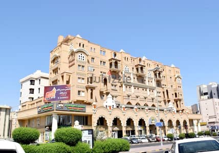 يوجد لدينا محل ارضي في مجمع الغضوري بحولي