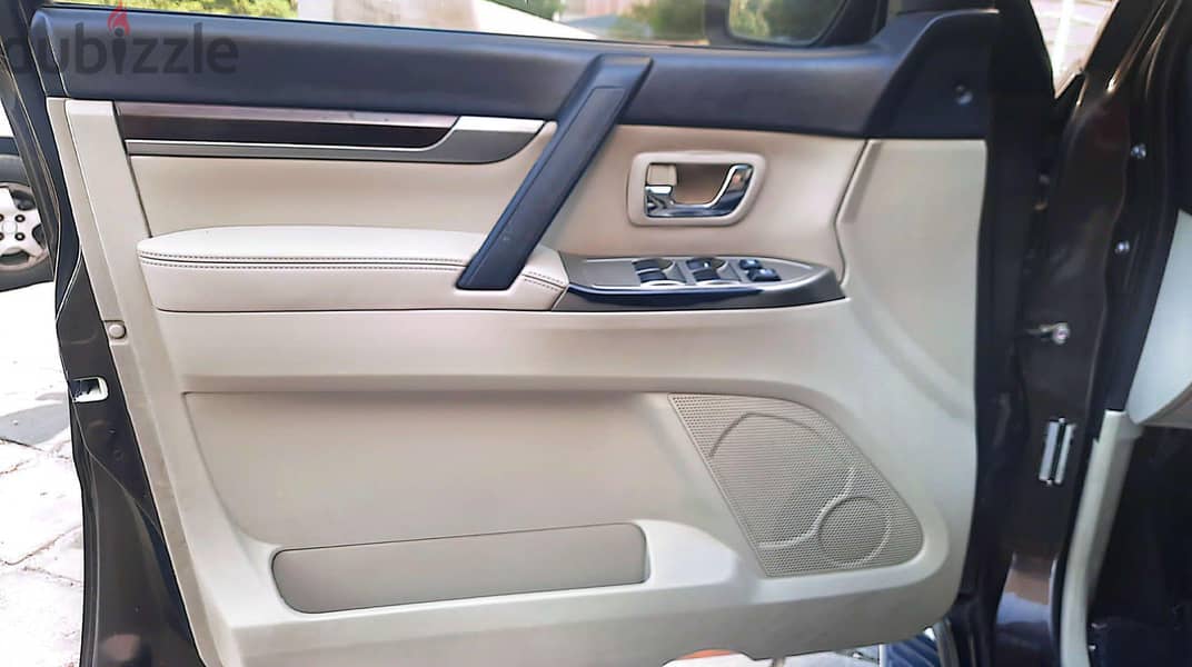 Mitsubishi Pajero 2014 1