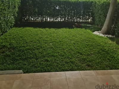 A modern villa with a swimming pool and garden for rent in the Hatten