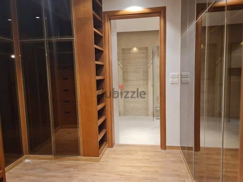 A modern villa with a swimming pool and garden for rent in the Hatten 1