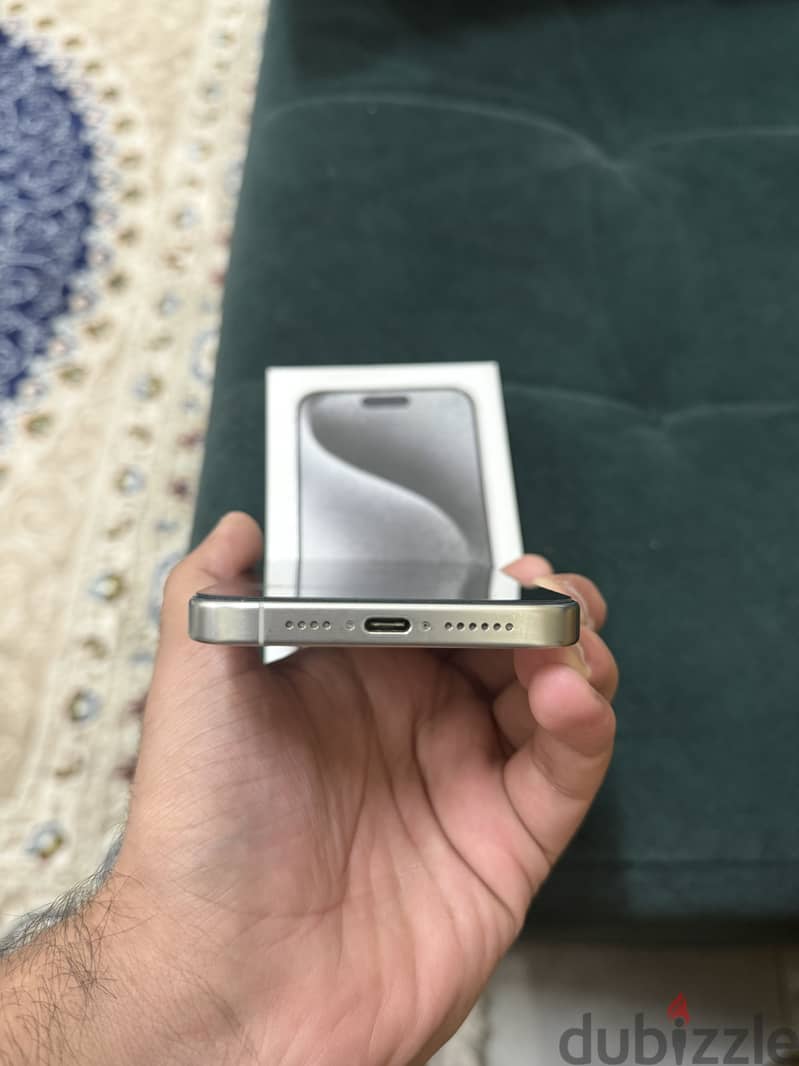 Apple - iPhone 15 Pro Max 256 GB in neat and clean condition 3
