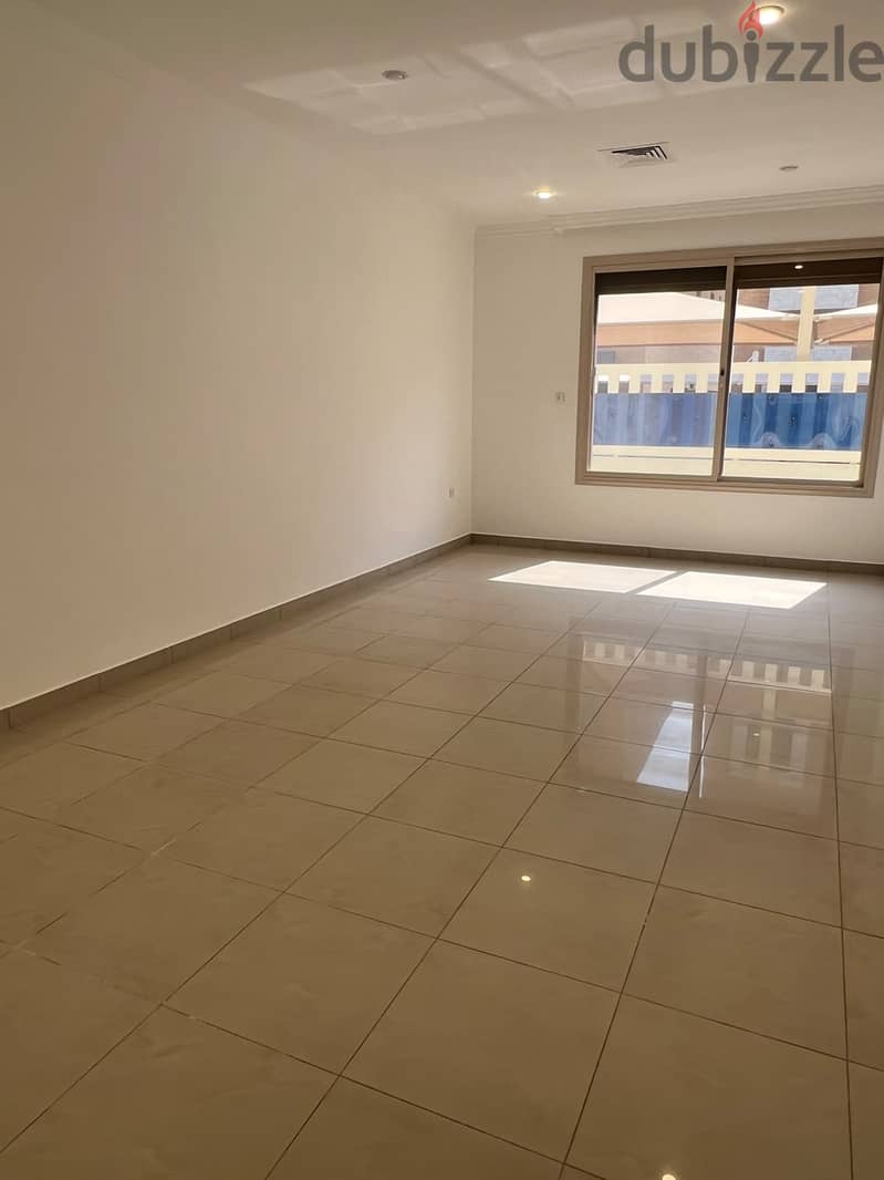 للإيجار دور في الصديق 2