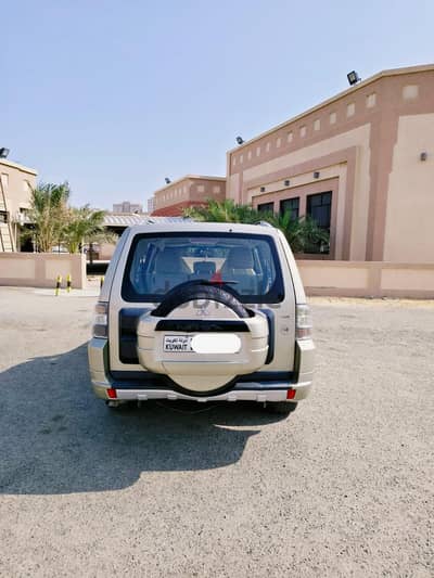 Mitsubishi Pajero 2013 v6 4X4 good condition