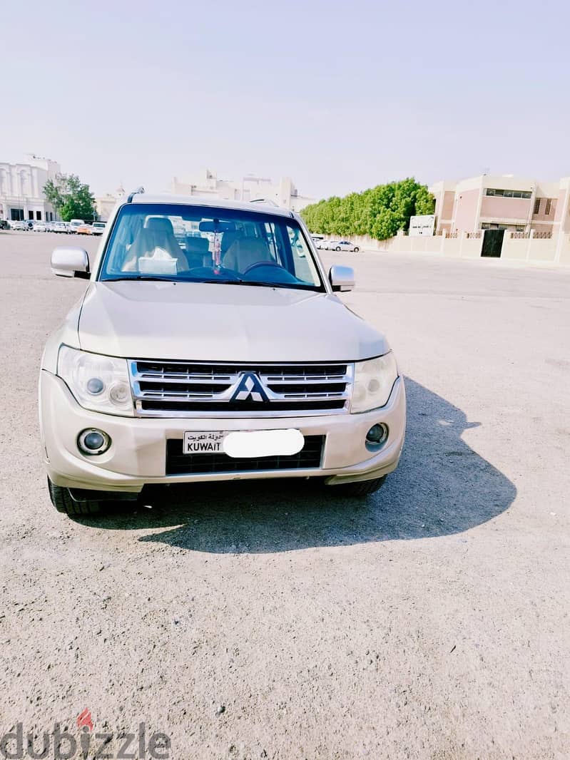 Mitsubishi Pajero 2013 v6 4X4 good condition 1
