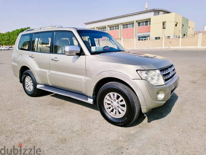Mitsubishi Pajero 2013 v6 4X4 good condition 2