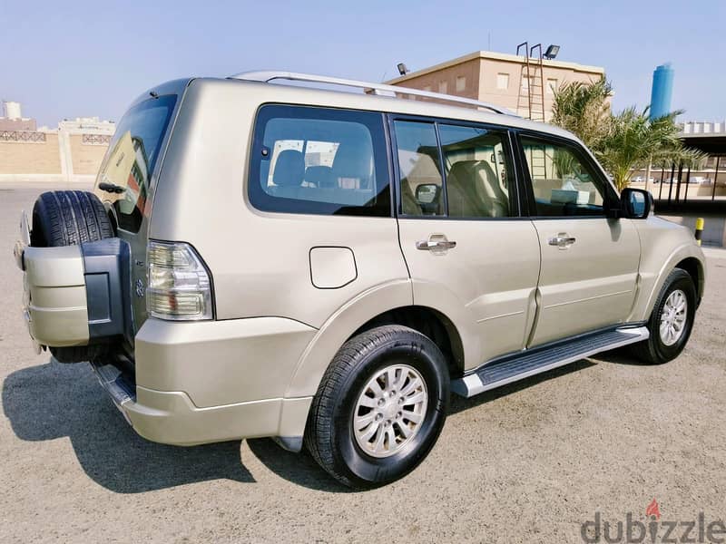 Mitsubishi Pajero 2013 v6 4X4 good condition 4