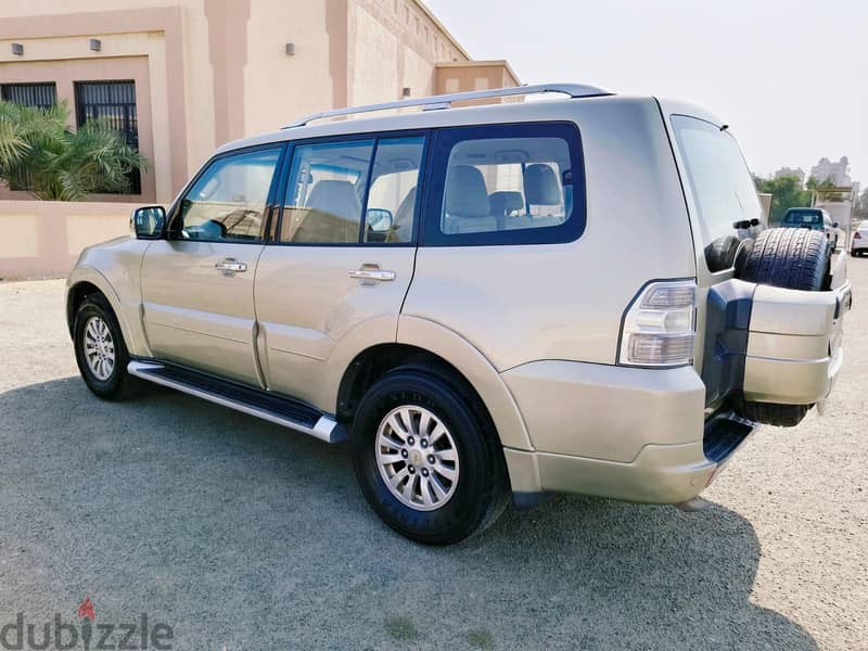 Mitsubishi Pajero 2013 v6 4X4 good condition 5
