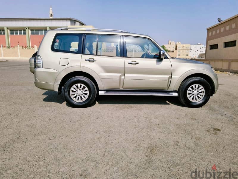 Mitsubishi Pajero 2013 v6 4X4 good condition 6