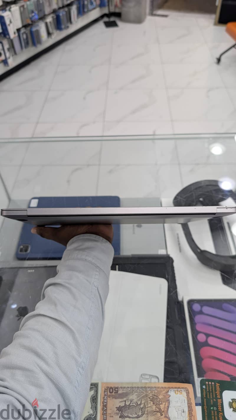 Apple MacBook pro m1 256GB/16GB 10