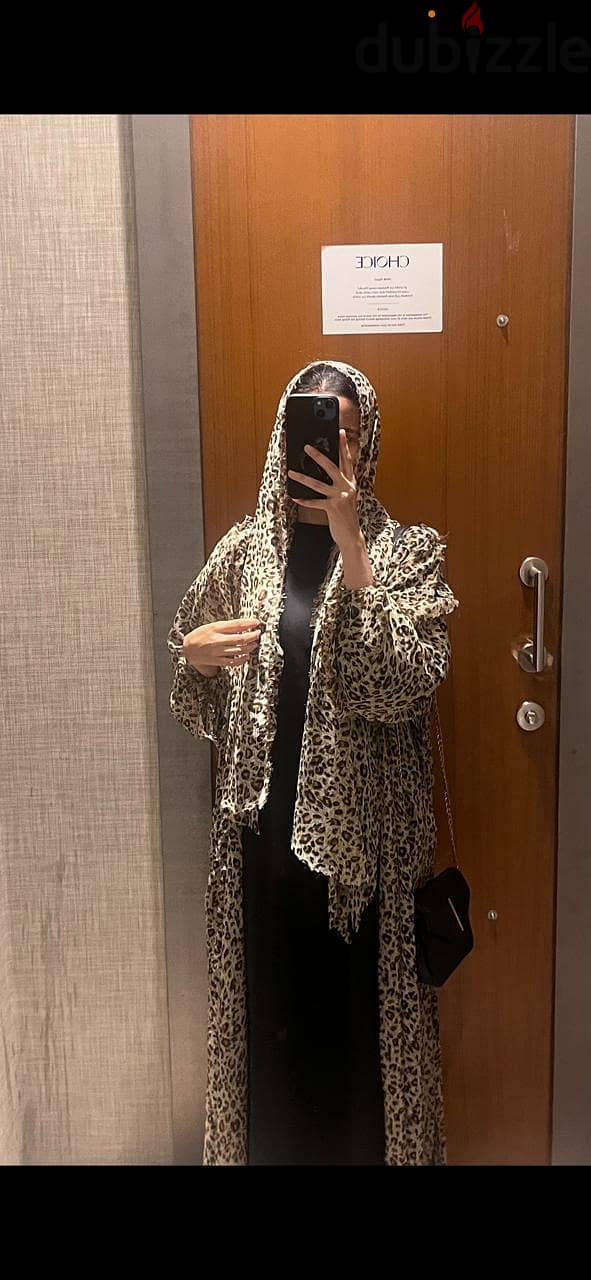Meet our wildest new drop-Leapord Print Chiffon Abaya 1