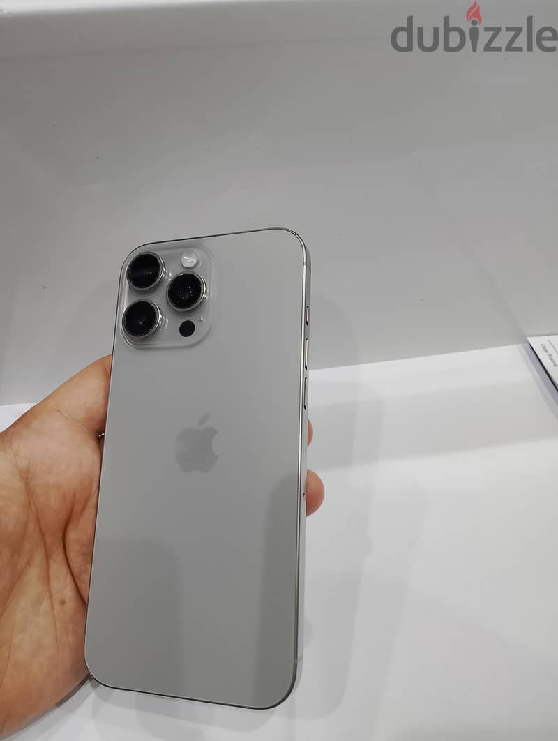 iPhone 15pro max 256GB 1