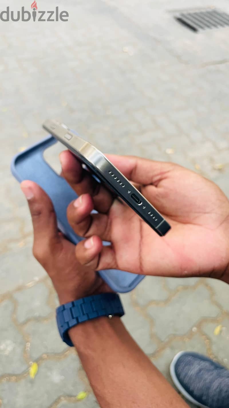 Apple - iPhone 16 Pro Max 2