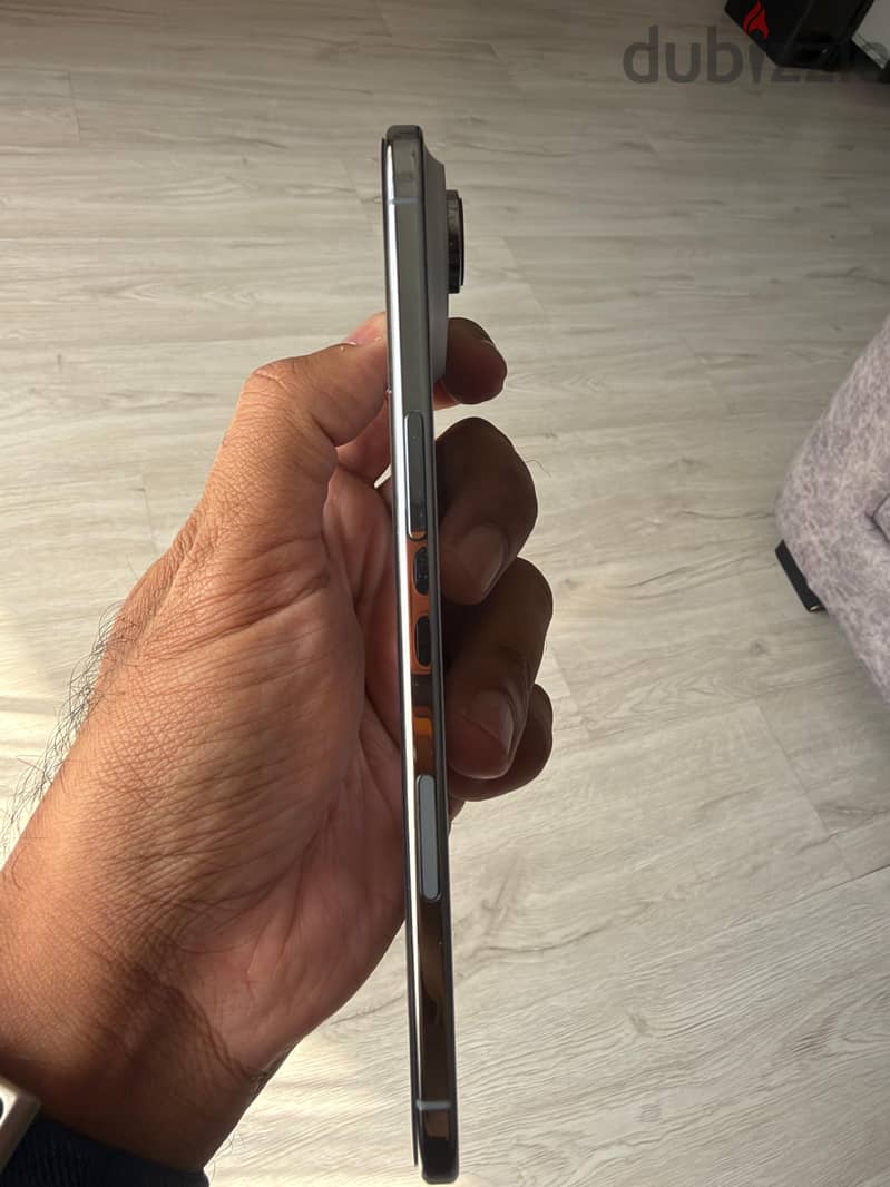 Used Apple iPhone Air - excellent condition 3