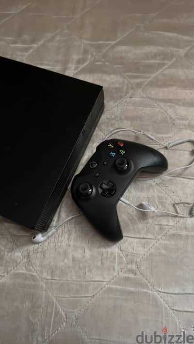 XBOX ONE X 1TB
