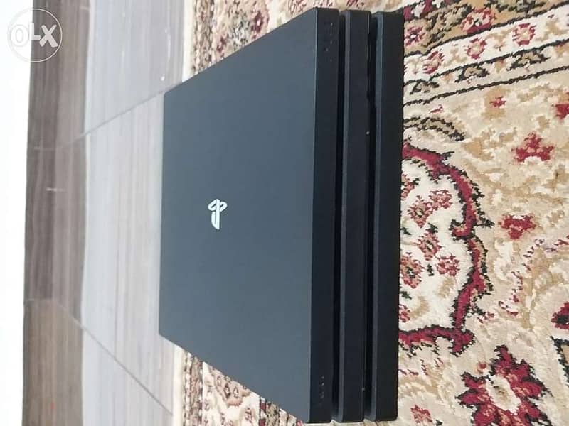 Play station 4 pro 1 tb 2