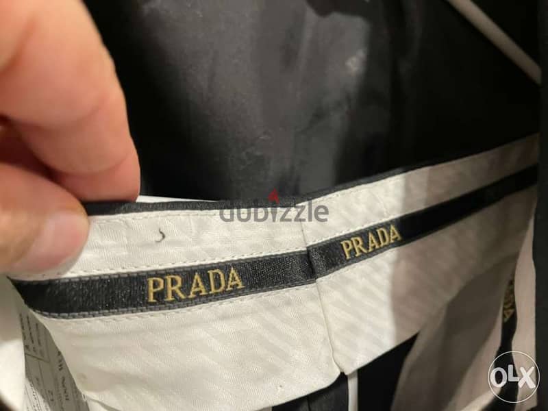 PRADA suit (made in Italy ) NEW coat size 48 pant size 32 5