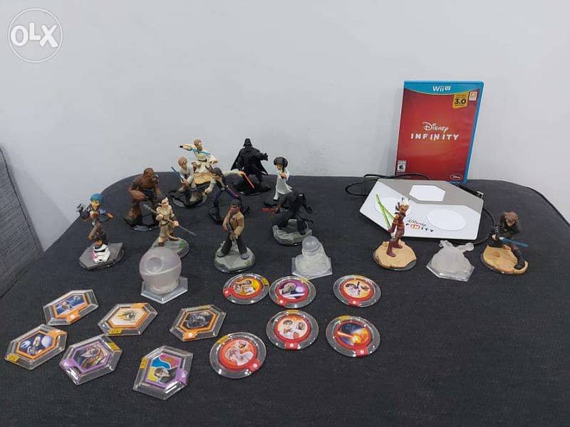 Disney Infinity 3.0 Wii U Edition with 10 extra characters and tokens 0