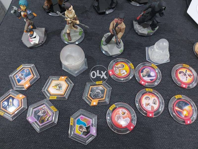 Disney Infinity 3.0 Wii U Edition with 10 extra characters and tokens 2