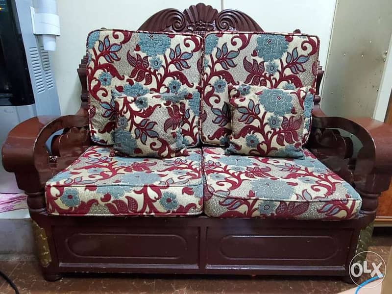 Sofa for sale 0