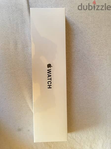 new & not open or used apple watch serious (( SE ))  size 44 mm 3