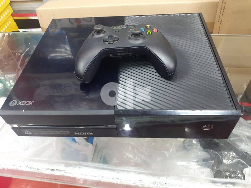 xbox one  with control 0