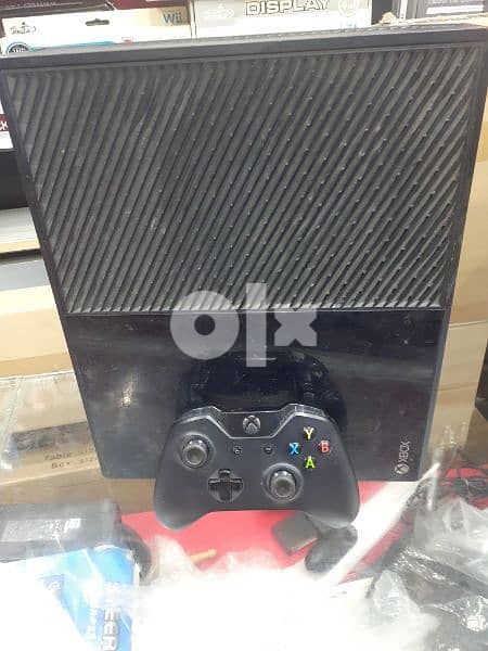 xbox one  with control 3