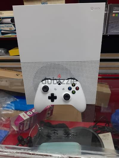 xbox one s with control very clean